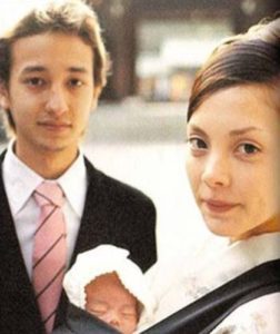 土屋アンナの歴代と現在の旦那は 子供は柔道している 父親や母親姉のアンジェラや若い頃を調査 Happy Happy News Com